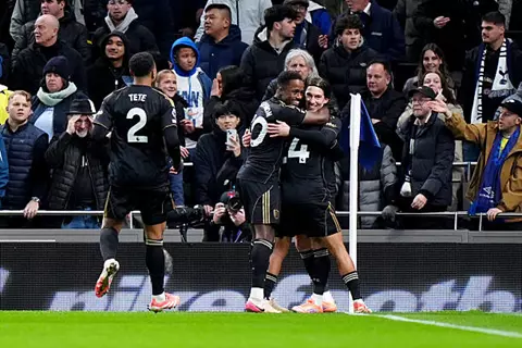 احتاج 3 دقائق.. فولهام يحسم ديربي لندن الصغير أمام توتنهام